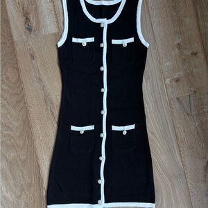 Elegant Black and White Sleeveless Dress